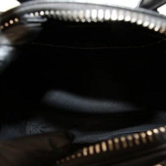 Givenchy Antigona Leather Shoulder Bag - Black - Picture 12 of 14